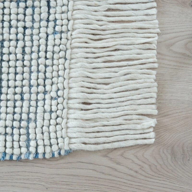 Veke Kuutamo Villamatto 200x290 Cm Luonnonvalkoinen/farkku 8 Veke Kuutamo Villamatto 200x290 Cm Luonnonvalkoinen/farkku - Image 6