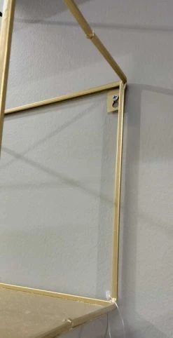 Svanefors Seinähylly 23x10x17 Cm Kulta 2-laatuinen -Emibig Store Svanefors seinahylly lahikuva liitoskohdasta 3