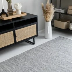 House Nordic Fondo Kynttilänjalka Musta -Emibig Store askel villamatto harmaa 200x300cm 9