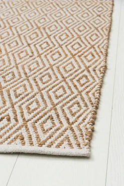 Fanni K Aulanko Matto 160x230 Cm Valkoinen -Emibig Store fannik aulanko matto valkoinen