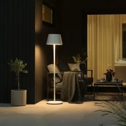 Konstsmide Pomezia Ladattava Lattiavalaisin Sisä-/ulkokäyttöön Valkoinen -Emibig Store konstsmide pomezia ladattava lattiavalaisin valkoinen