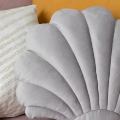 Veke Simpukka Koristetyyny 27x33 Cm Greige 12 Veke Simpukka Koristetyyny 27x33 Cm Greige -Emibig Store simpukka koristetyyny 27x33 cm greige web 3